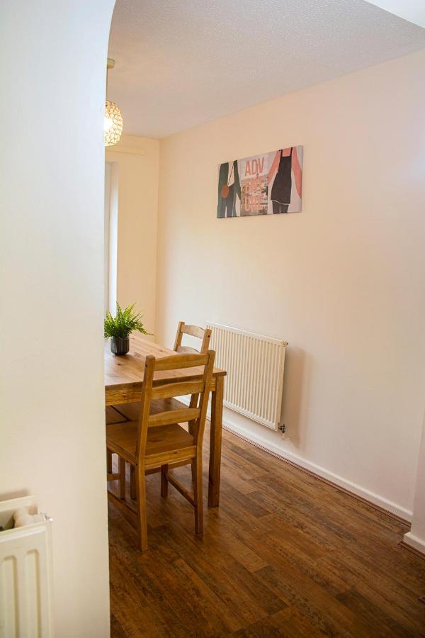 Cosy 3-Bed Home Close To City Centre مانشستر المظهر الخارجي الصورة